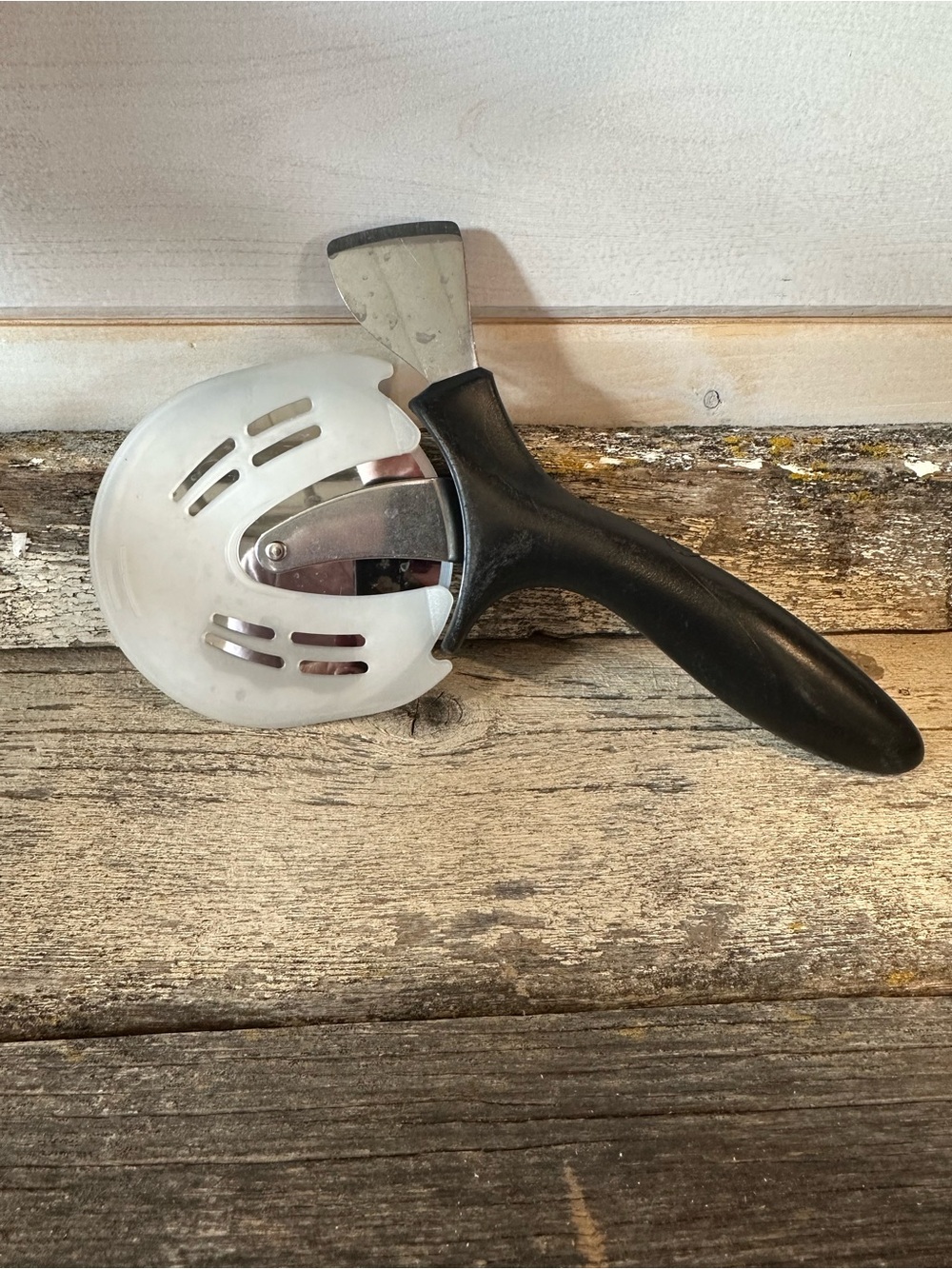 Pampered Chef | Pizza & Crust Cutter - Picture 3 of 5